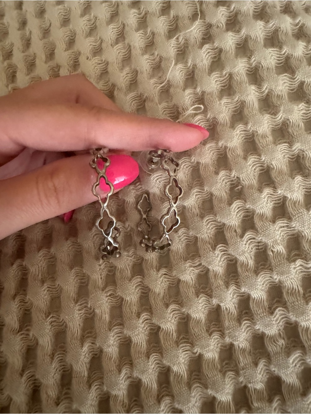 Kendra Scott Clover Hoop Earrings